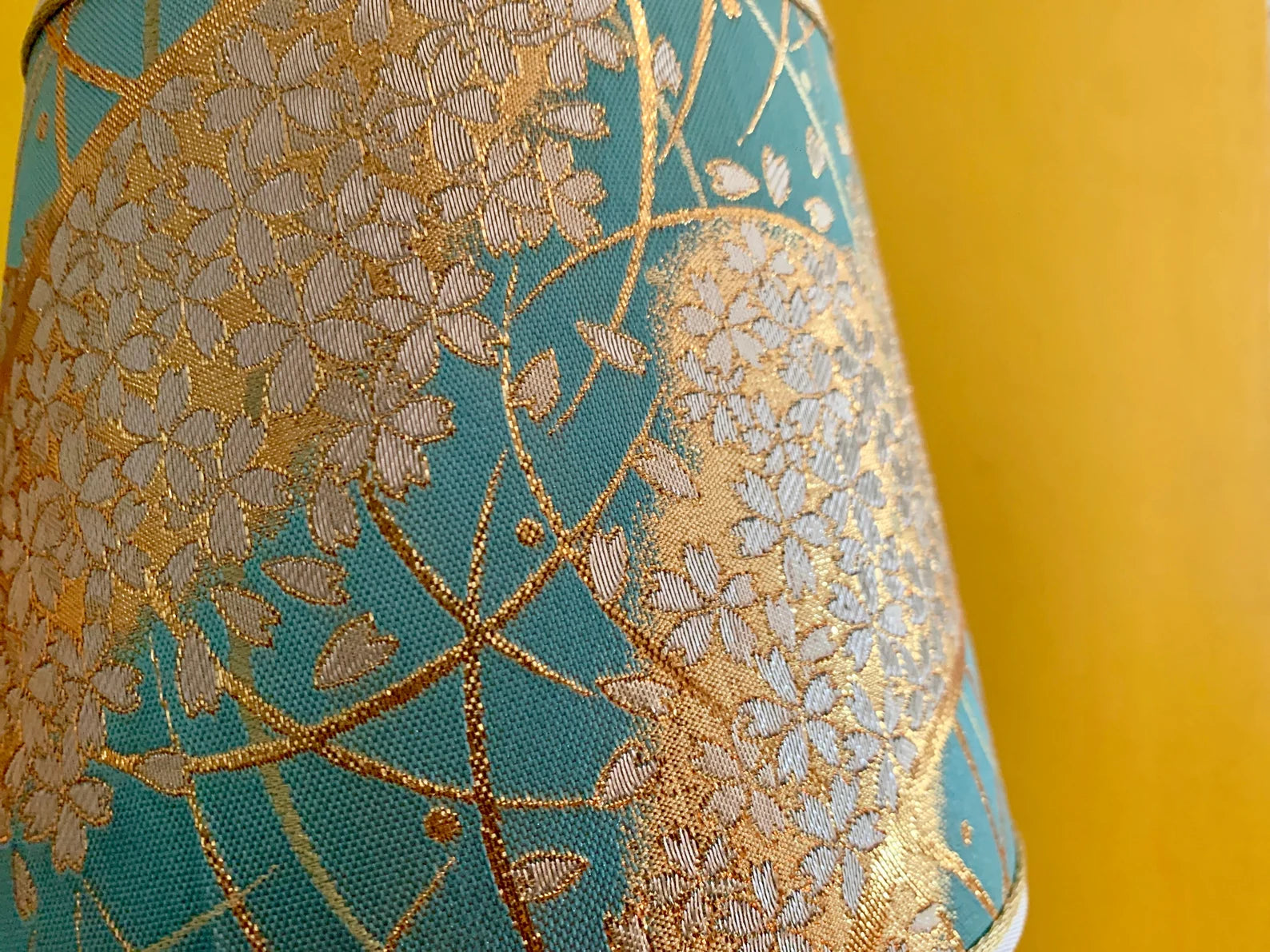 2 lamps in Japanese fabric
